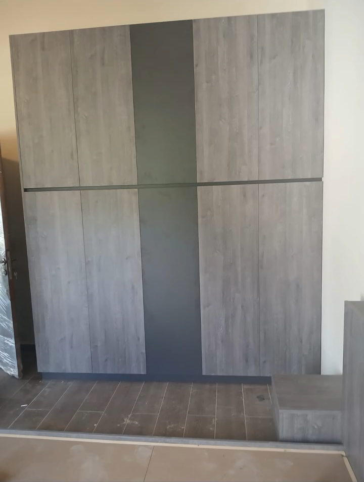Grey woodgrain